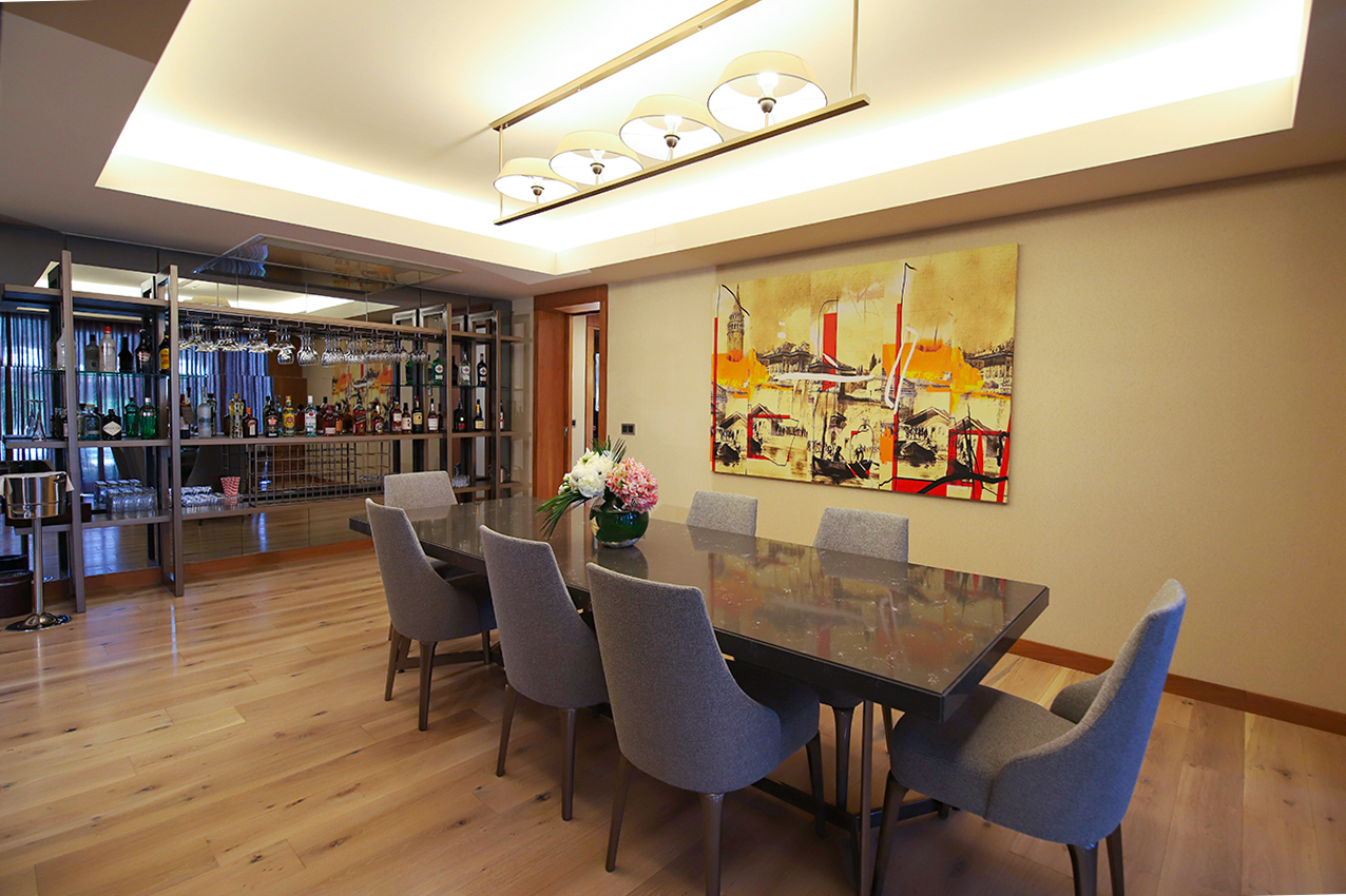 Queen and King Villa